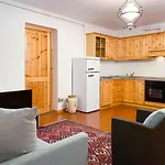 Апартаменты Qui E Ora House *